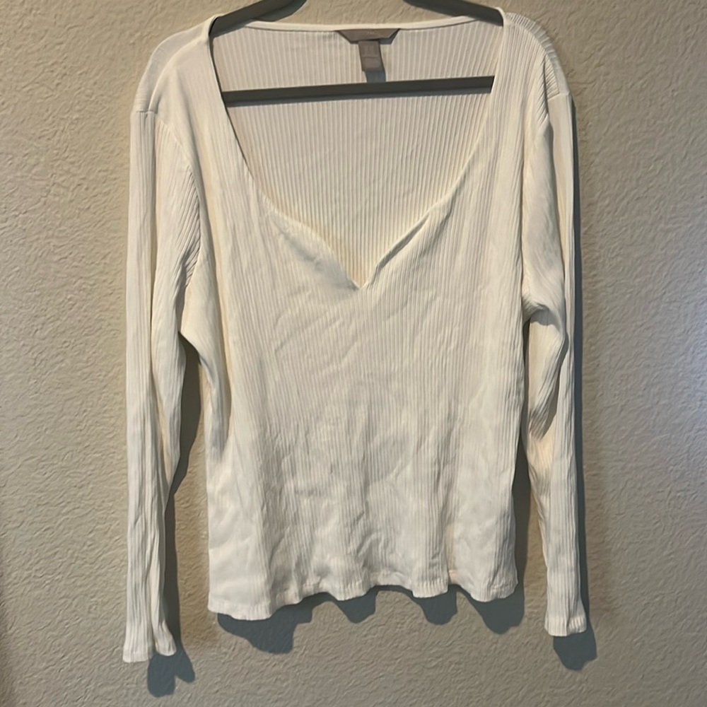 H&M long sleeve ribbed sweetheart neckline.